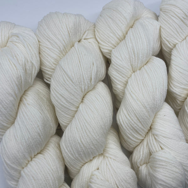 Rios - White (943)