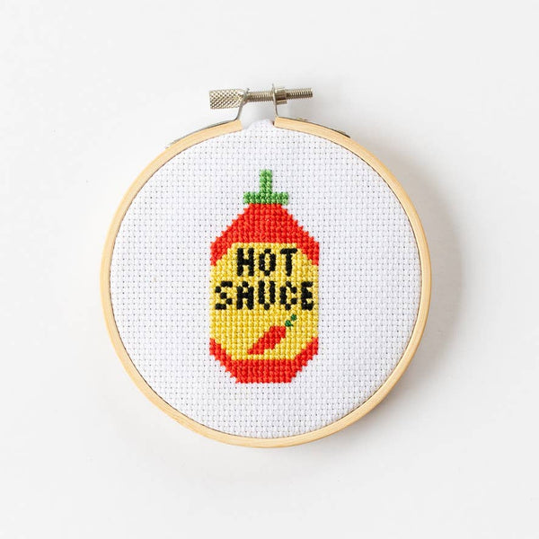 COTTON CLARA | 🌶 Hot Sauce Mini Cross Stitch Kit – 4" Hoop