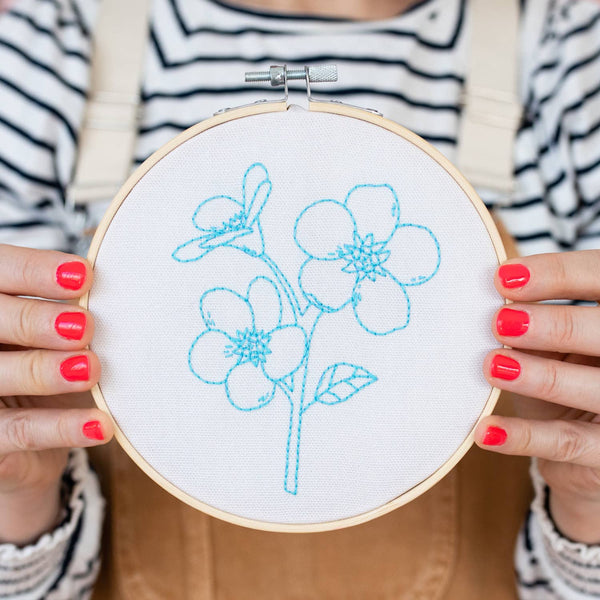 COTTON CLARA | Forget Me Not Embroidery Hoop Kit
