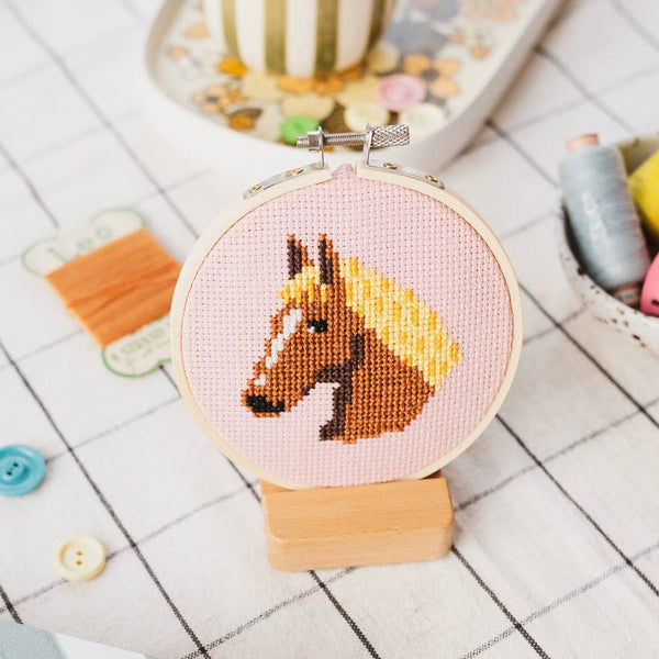 COTTON CLARA | Beginner Horse Cross Stitch Kit