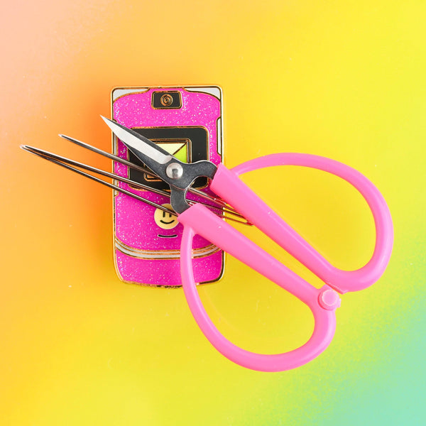 GLITTERLAND | Y2K Flip Phone Needle Minder