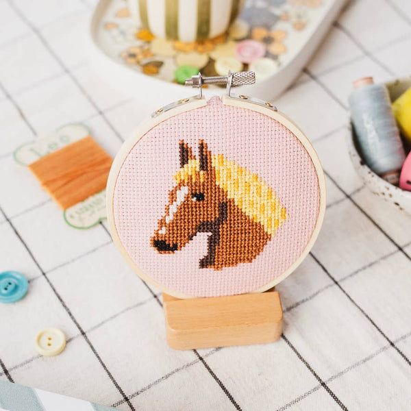COTTON CLARA | Beginner Horse Cross Stitch Kit