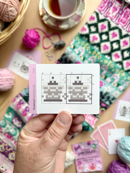 PACIFIC KNIT CO | Wonderland Doodle (Literary Card Deck)