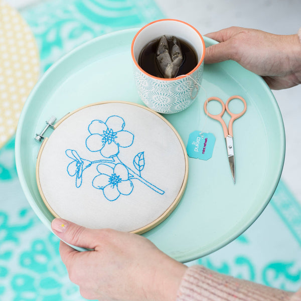 COTTON CLARA | Forget Me Not Embroidery Hoop Kit