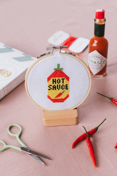 COTTON CLARA | 🌶 Hot Sauce Mini Cross Stitch Kit – 4" Hoop