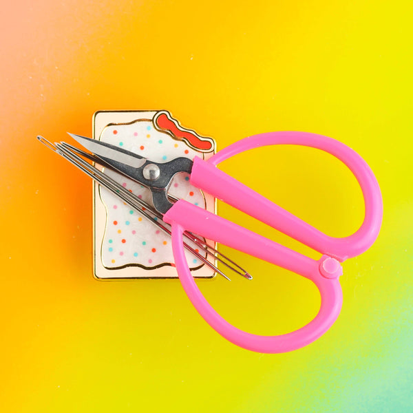 GLITTERLAND | Toaster Pastry Needle Minder